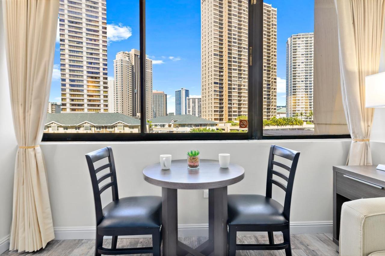 Renovated With City View At Aqua Palms Waikiki Honolulu Exteriör bild